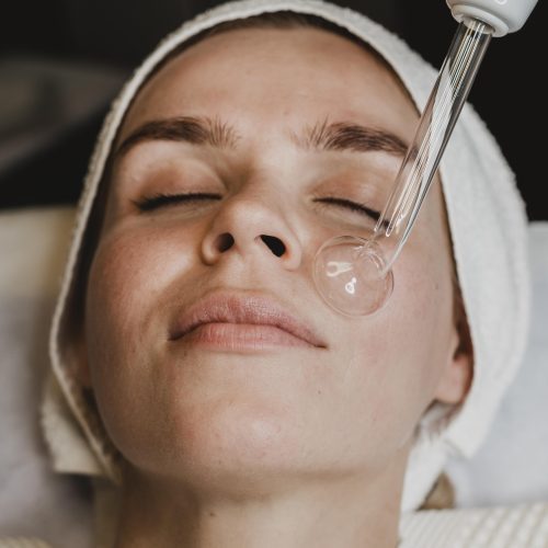 woman-getting-skin-treatment Image by freepik